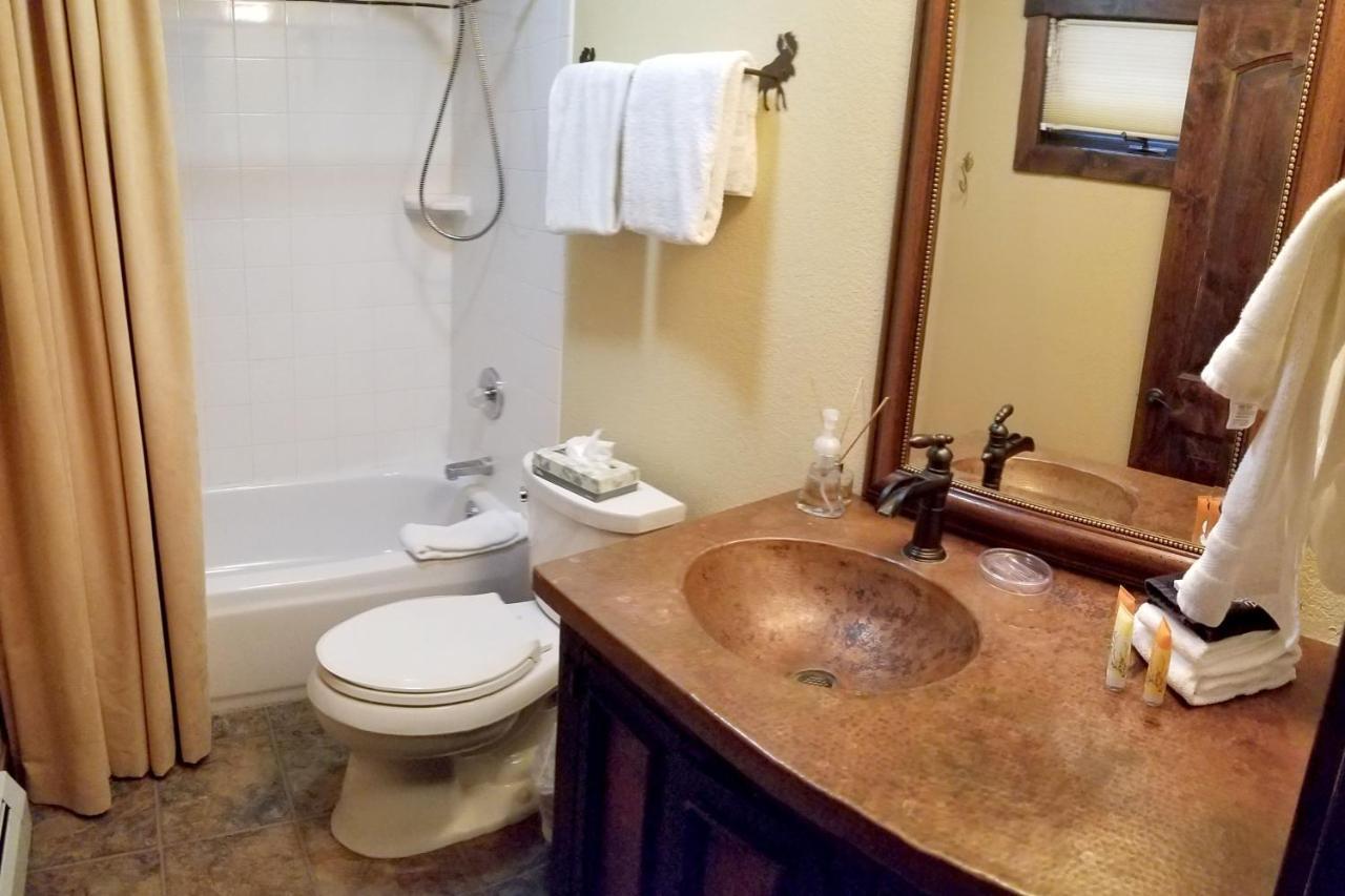 Pinecreek #E - 3 Bedroom - Pool And Hot Tub Access - Close To Town - Shuttle To Slopes Breckenridge Exterior foto